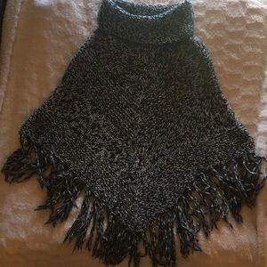 Black/white Ann Taylor Loft poncho